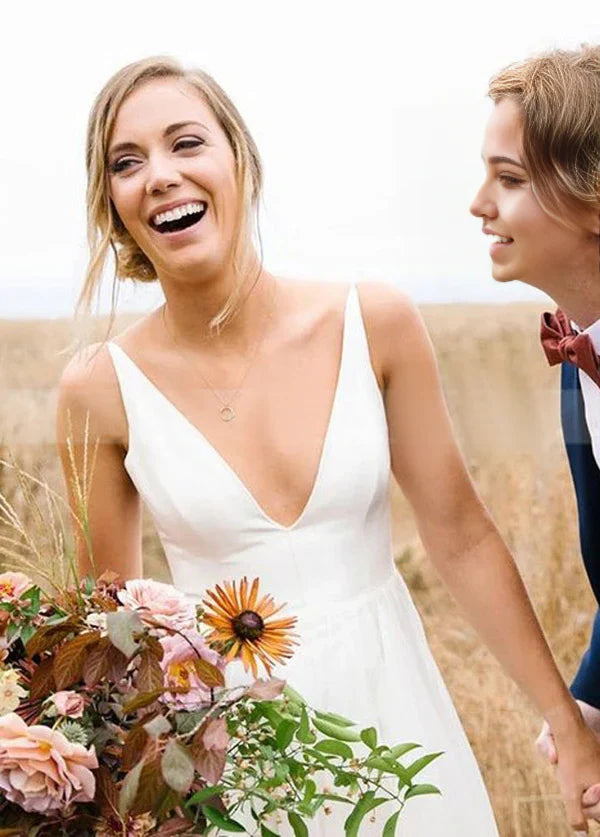 Vestido de novia de playa largo sencillo de gasa sin mangas con escote en V profundo y corte A